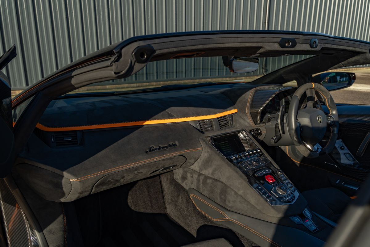 2022 Lamborghini Aventador Ultimae Roadster