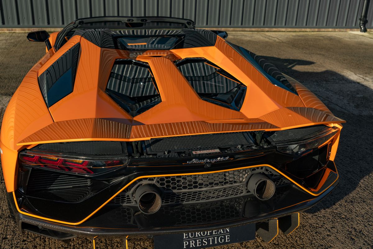 2022 Lamborghini Aventador Ultimae Roadster