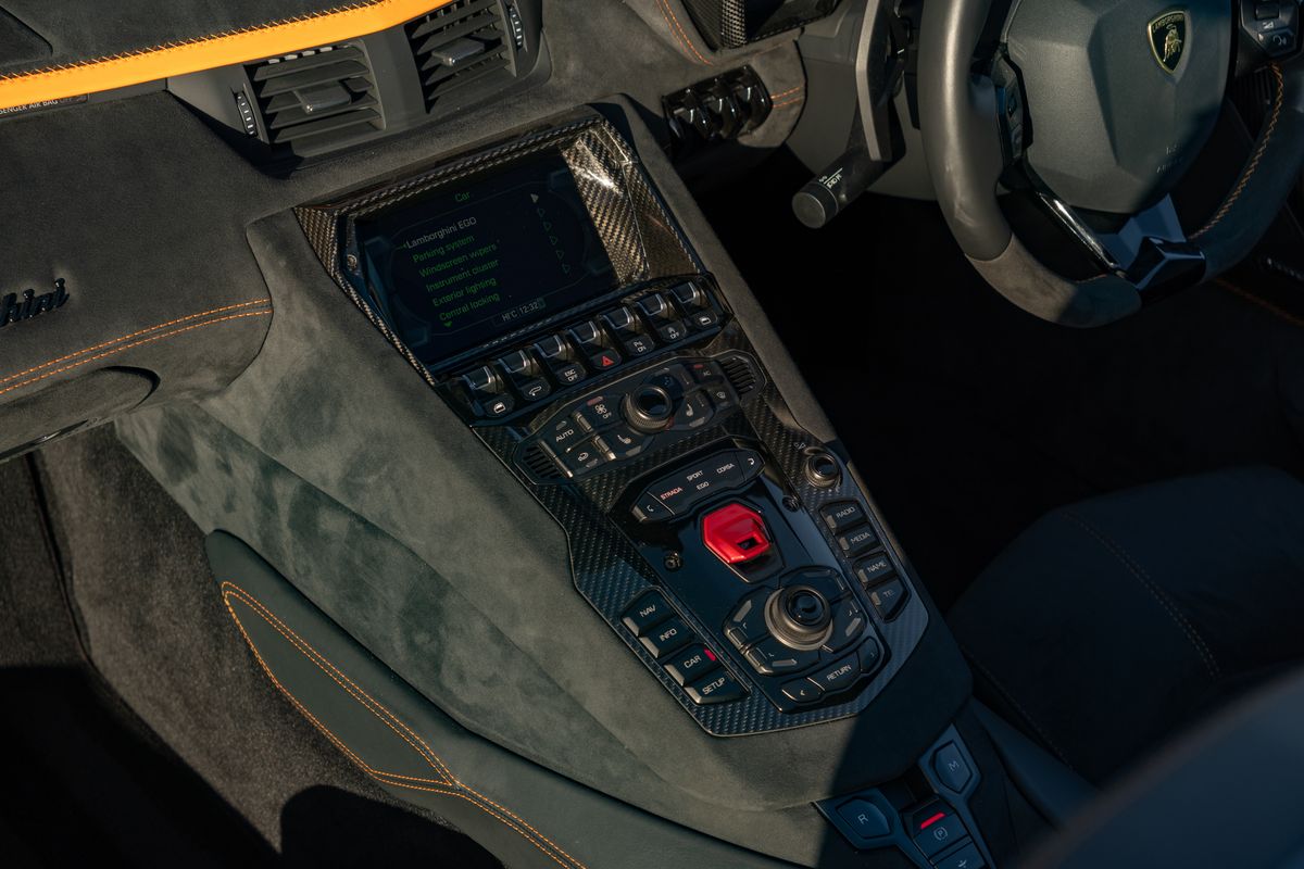 2022 Lamborghini Aventador Ultimae Roadster