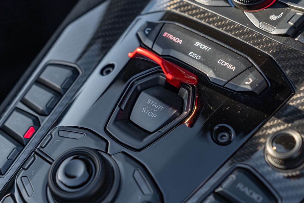 2022 Lamborghini Aventador Ultimae Roadster