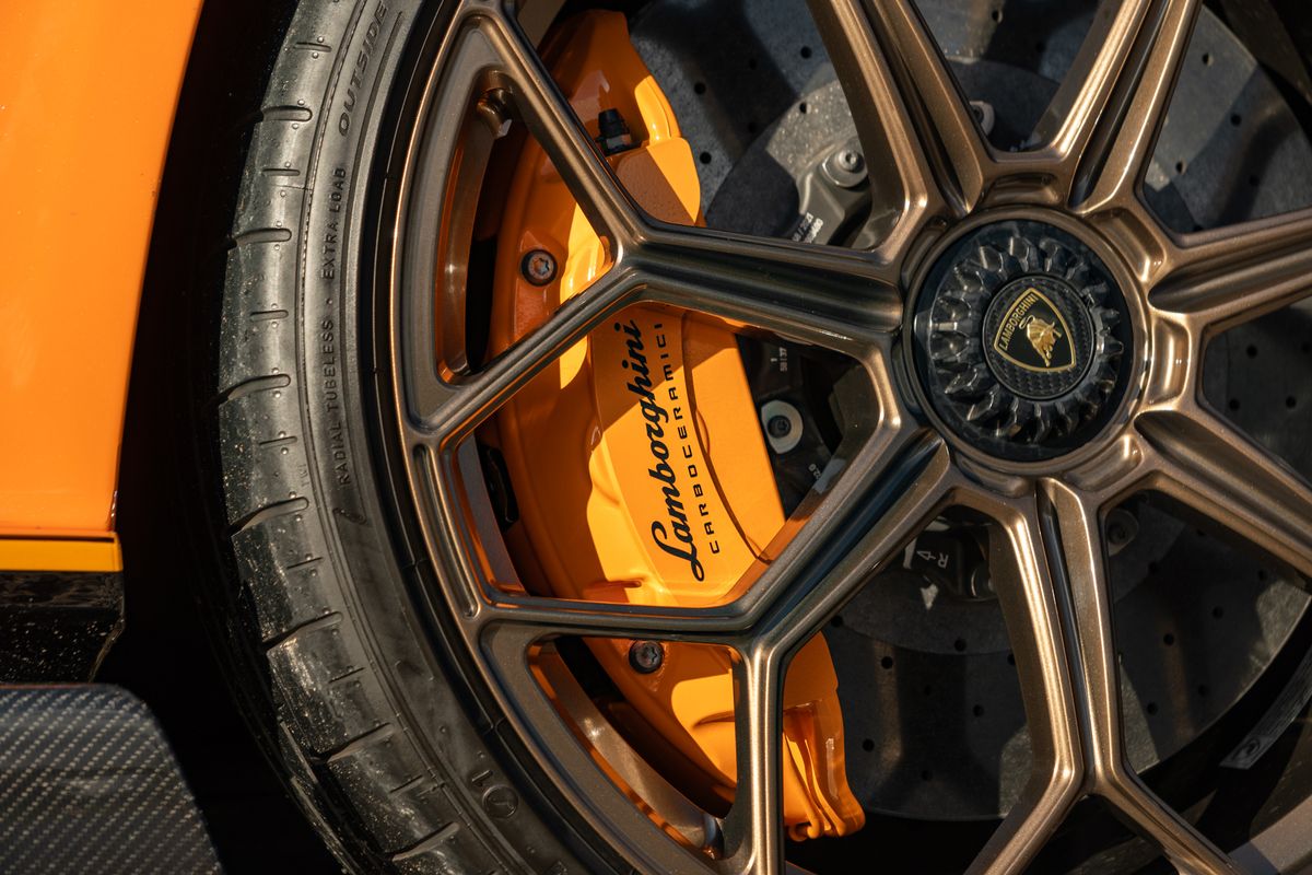 2022 Lamborghini Aventador Ultimae Roadster