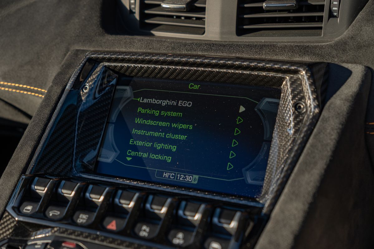 2022 Lamborghini Aventador Ultimae Roadster