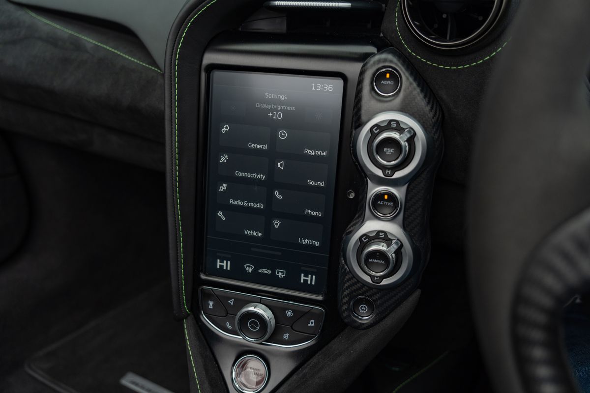 2022 McLaren 720S Spider Performance