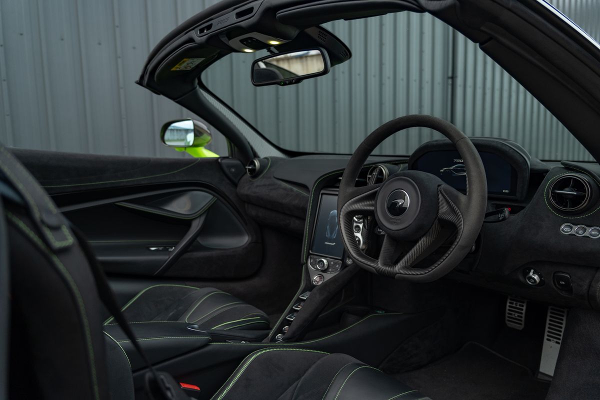 2022 McLaren 720S Spider Performance