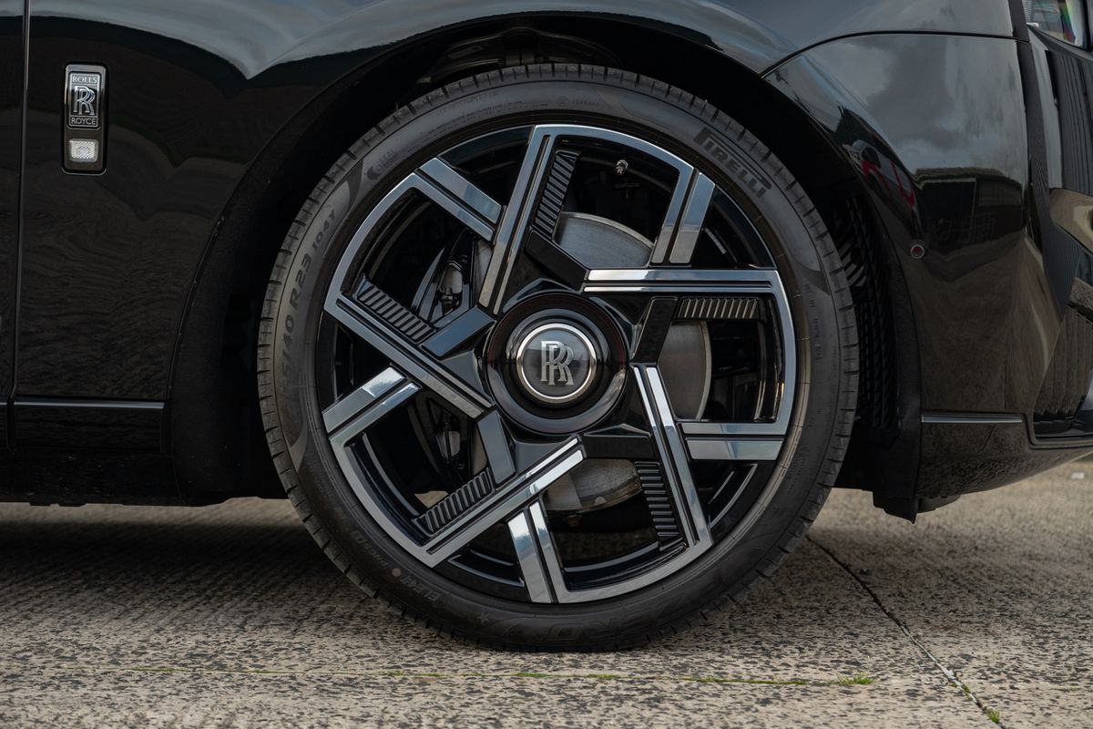 2025 Rolls Royce Cullinan Series II Black Badge