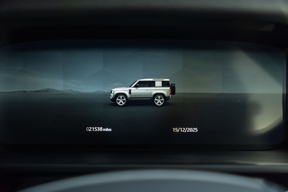 2024 Land Rover Defender 90 HSE D250 Urban Widetrack