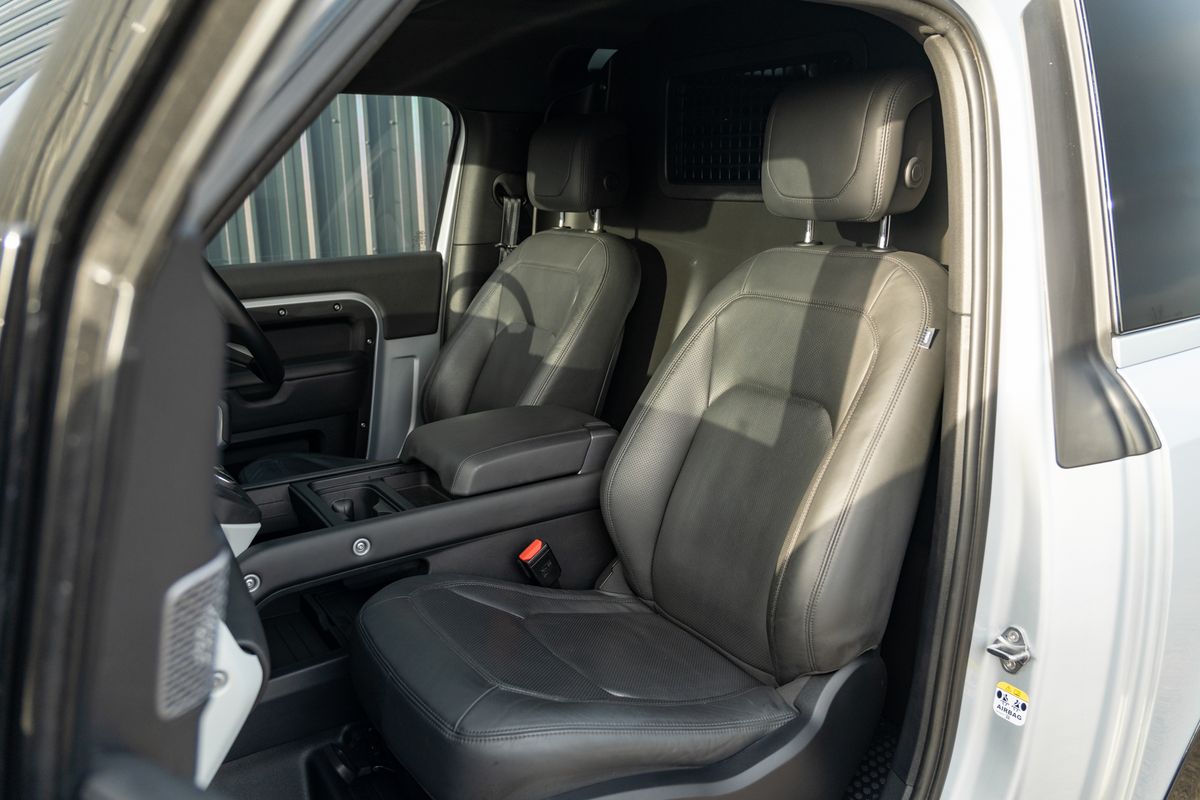 2024 Land Rover Defender 90 HSE D250 Urban Widetrack