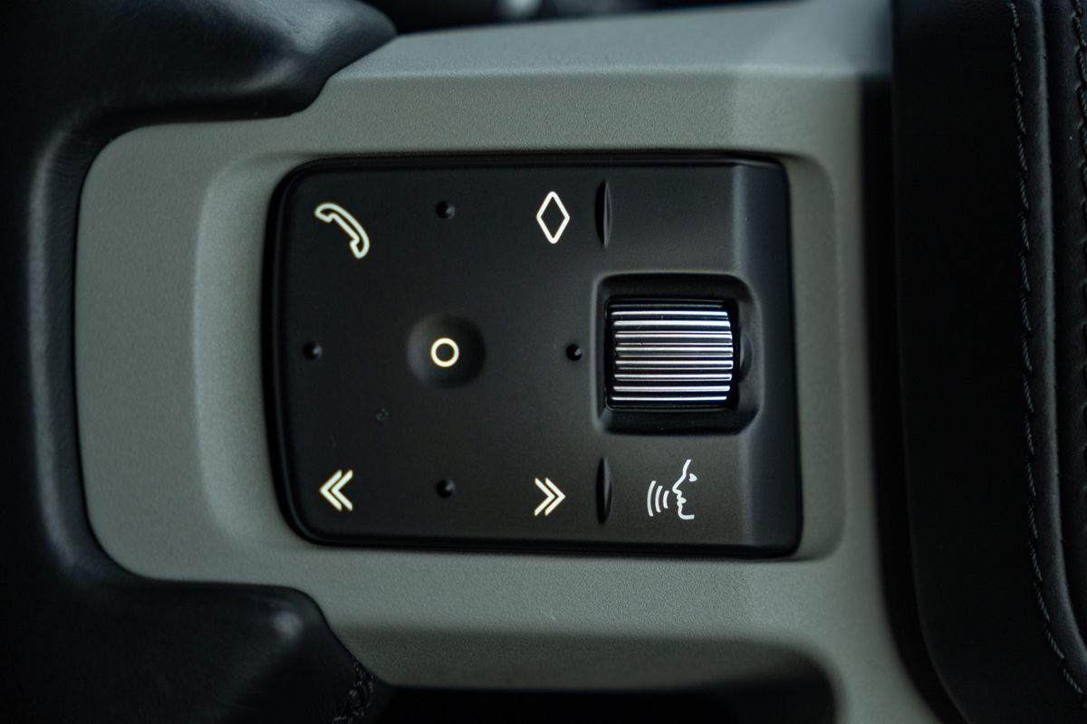 2024 Land Rover Defender 90 HSE D250 Urban Widetrack