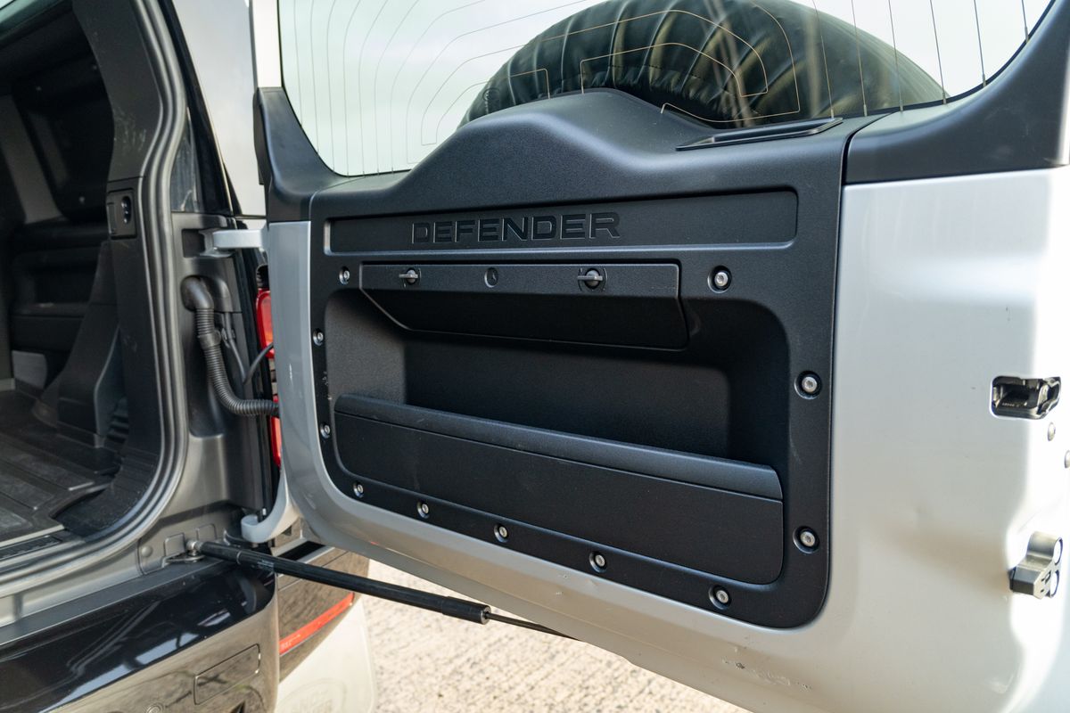 2024 Land Rover Defender 90 HSE D250 Urban Widetrack