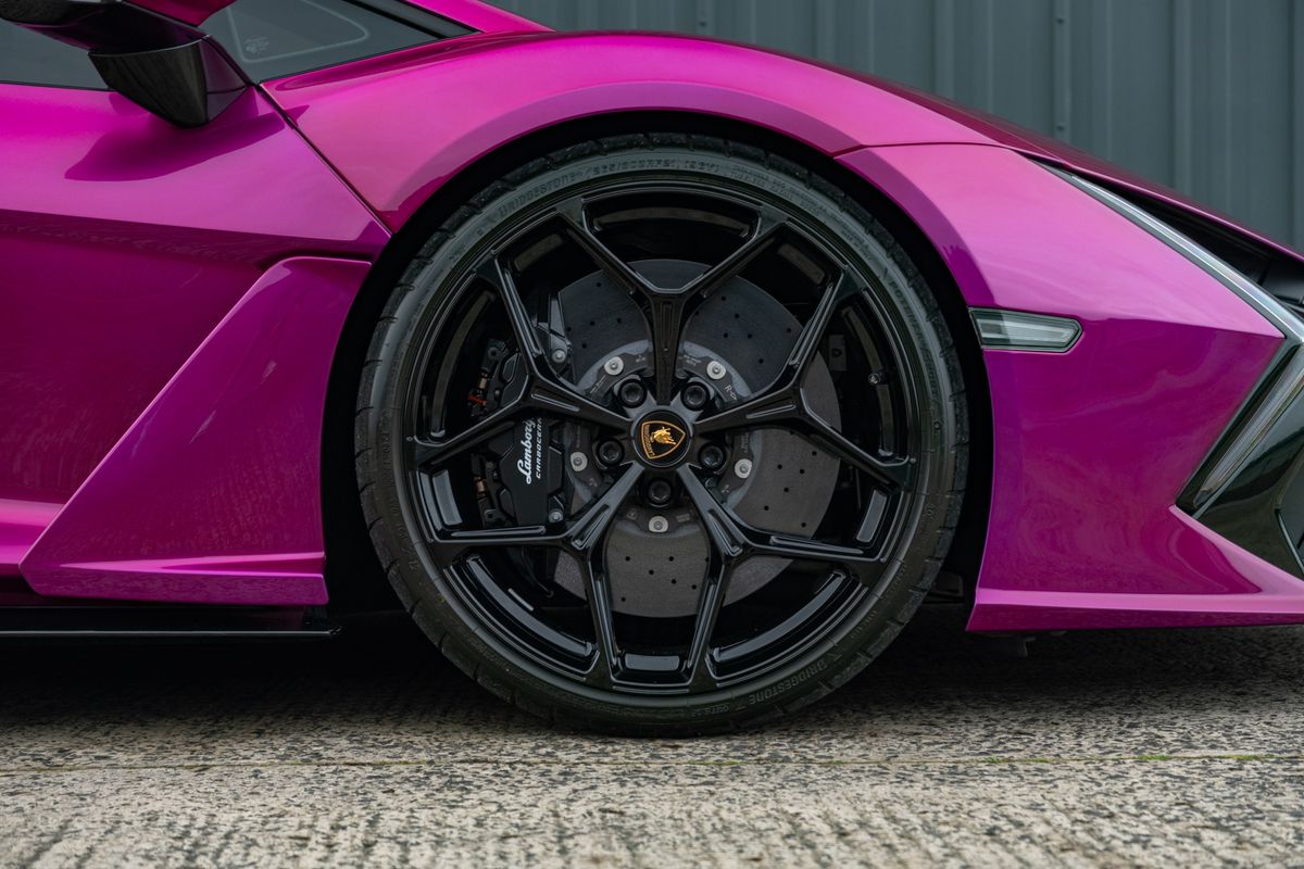 2024 Lamborghini Revuelto