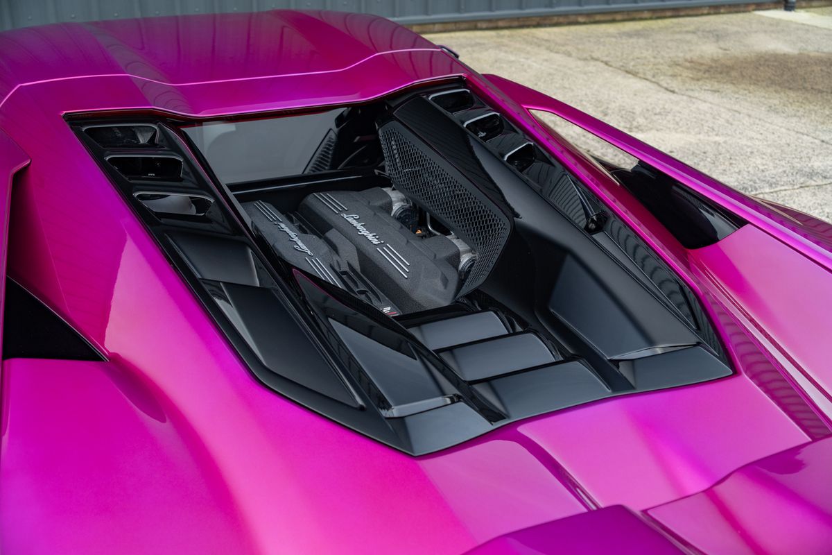 2024 Lamborghini Revuelto