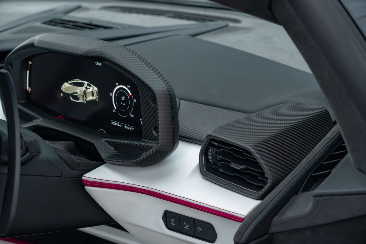 2024 Lamborghini Revuelto