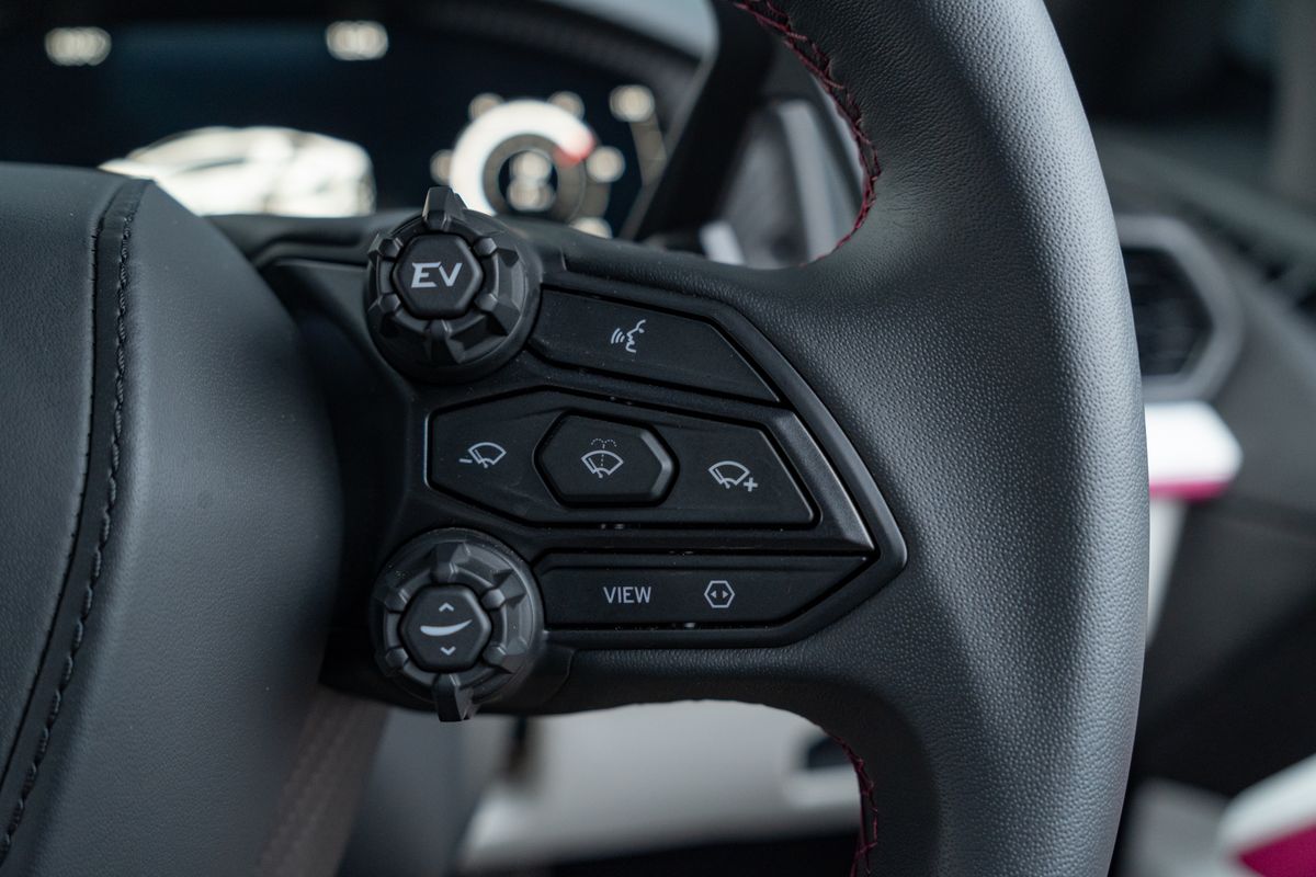 2024 Lamborghini Revuelto