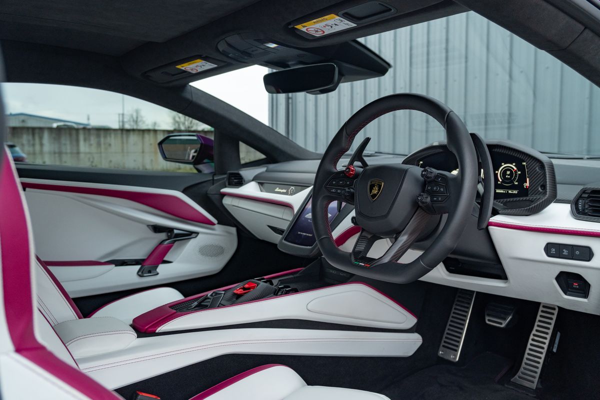 2024 Lamborghini Revuelto