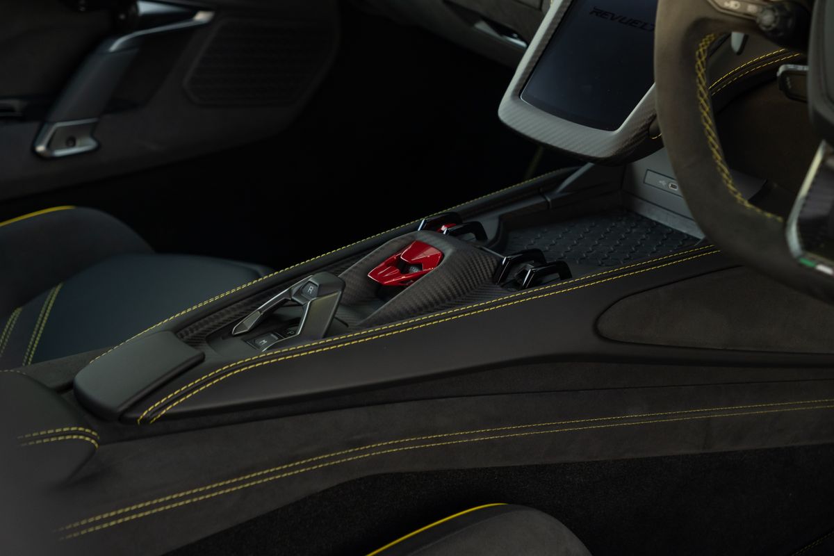 2025 Lamborghini Revuelto