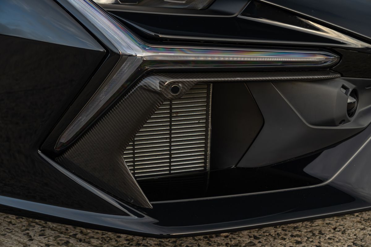 2025 Lamborghini Revuelto