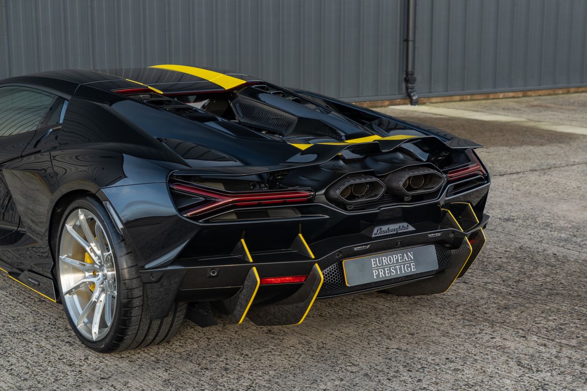 2025 Lamborghini Revuelto