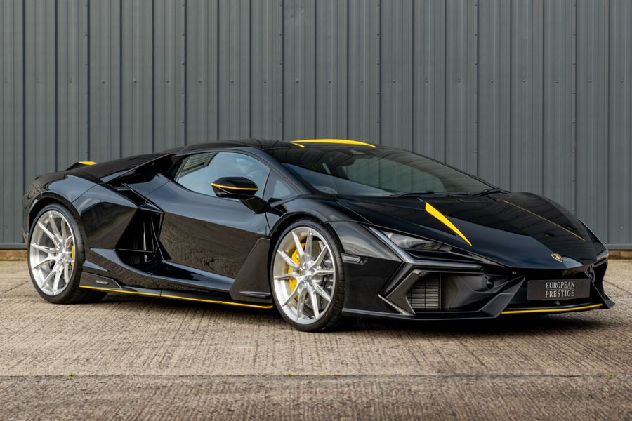 2025 Lamborghini Revuelto