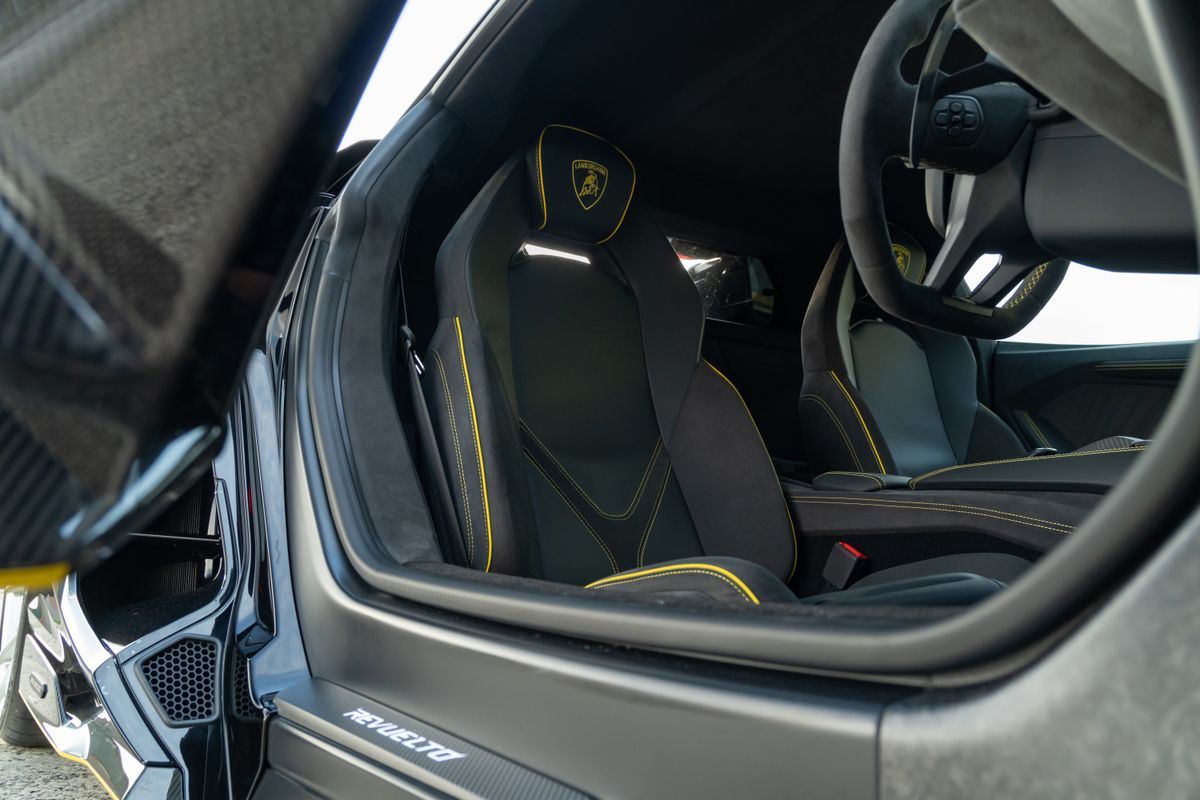 2025 Lamborghini Revuelto