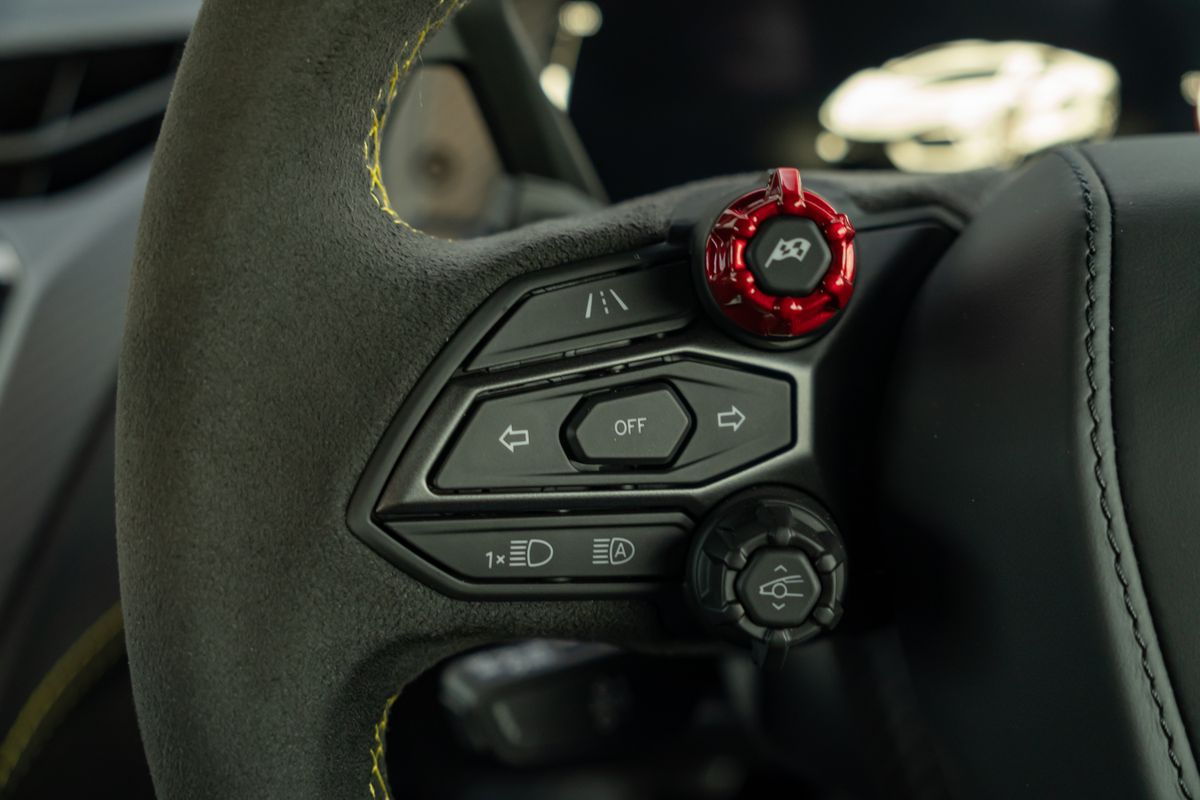 2025 Lamborghini Revuelto