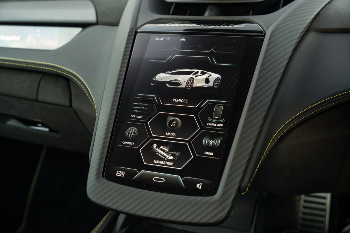 2025 Lamborghini Revuelto