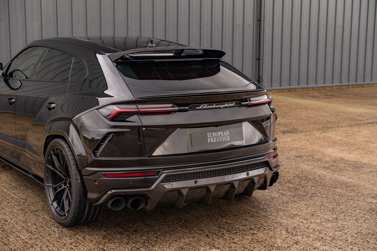 2022 Lamborghini Urus Urban