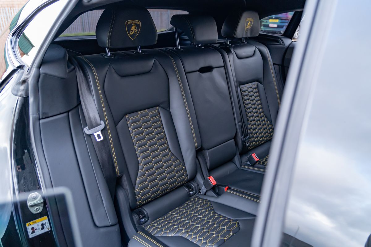 2022 Lamborghini Urus Urban