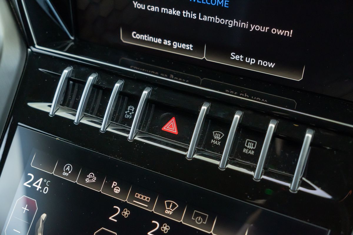 2022 Lamborghini Urus Urban