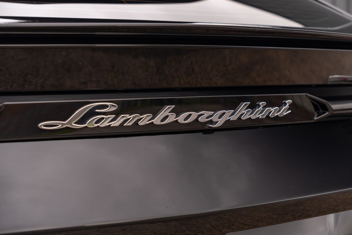 2022 Lamborghini Urus Urban