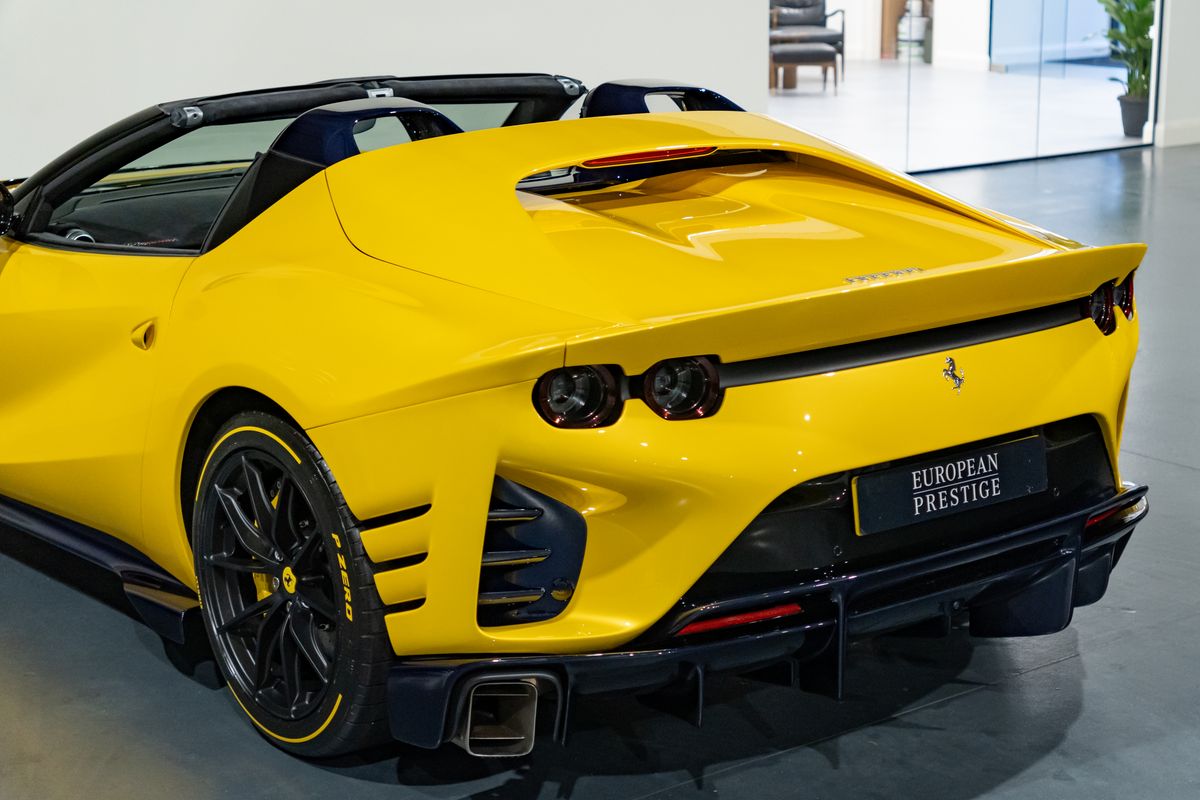 2023 Ferrari 812 Competizione Aperta