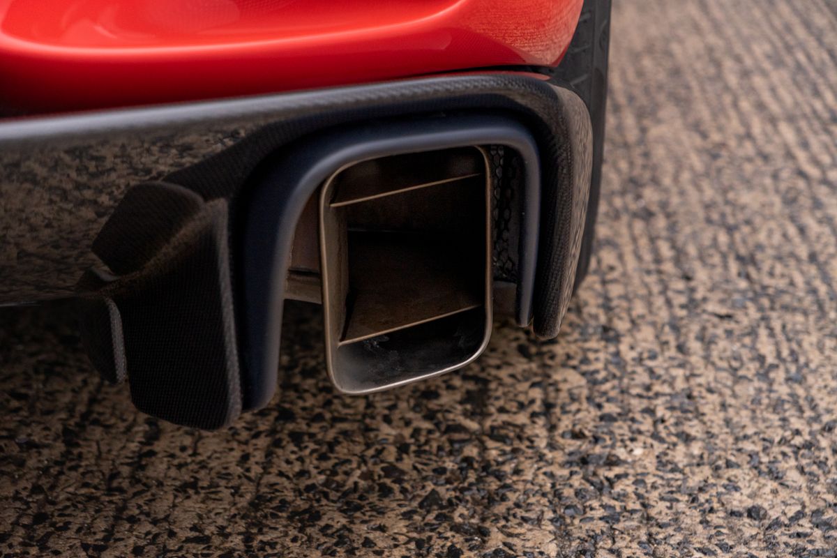 2023 Ferrari 812 Competizione