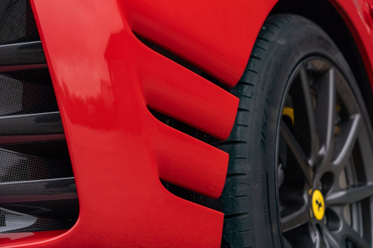 2023 Ferrari 812 Competizione