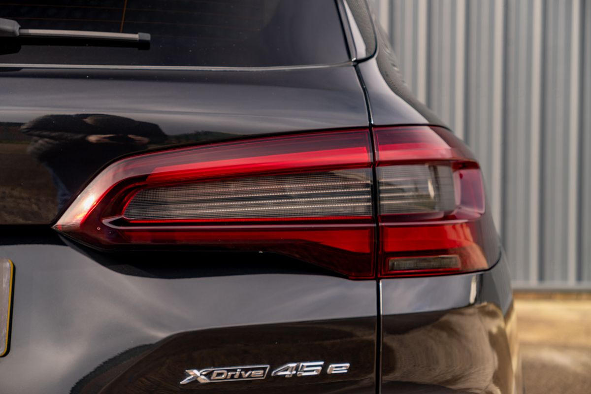 2022 BMW X5 45e