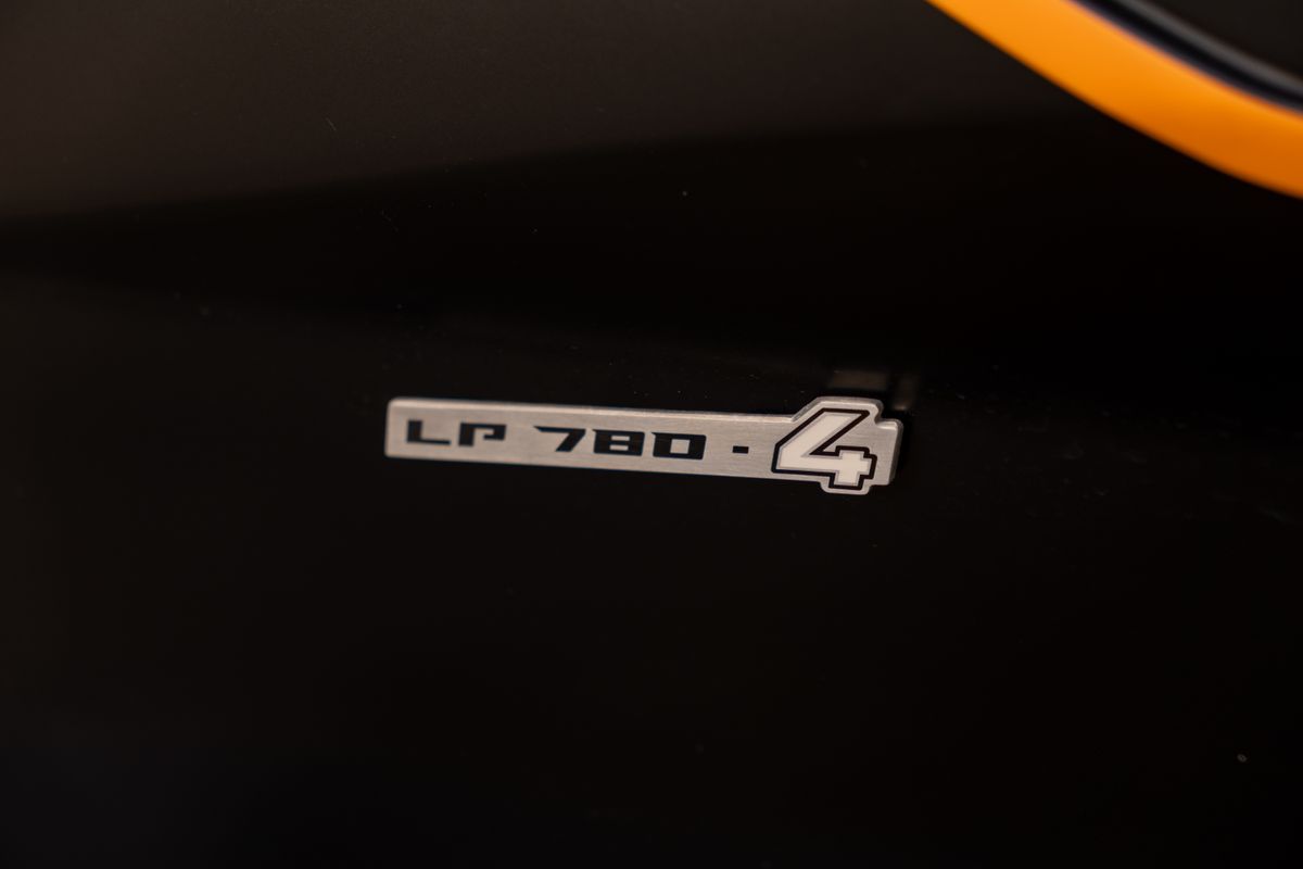 2022 Lamborghini Aventador Ultimae