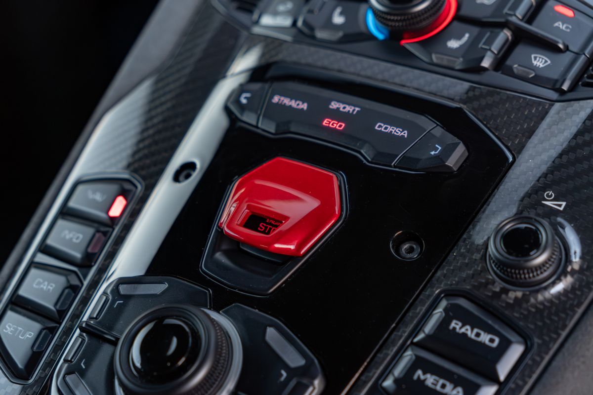 2022 Lamborghini Aventador Ultimae