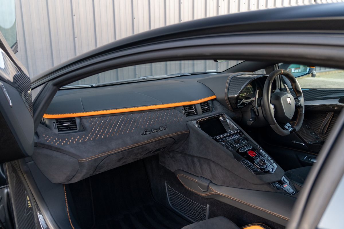 2022 Lamborghini Aventador Ultimae