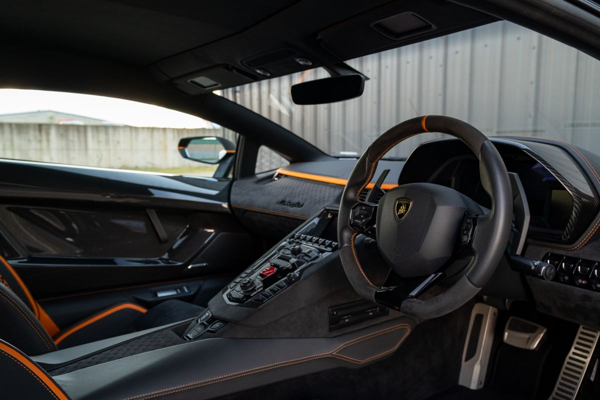 2022 Lamborghini Aventador Ultimae