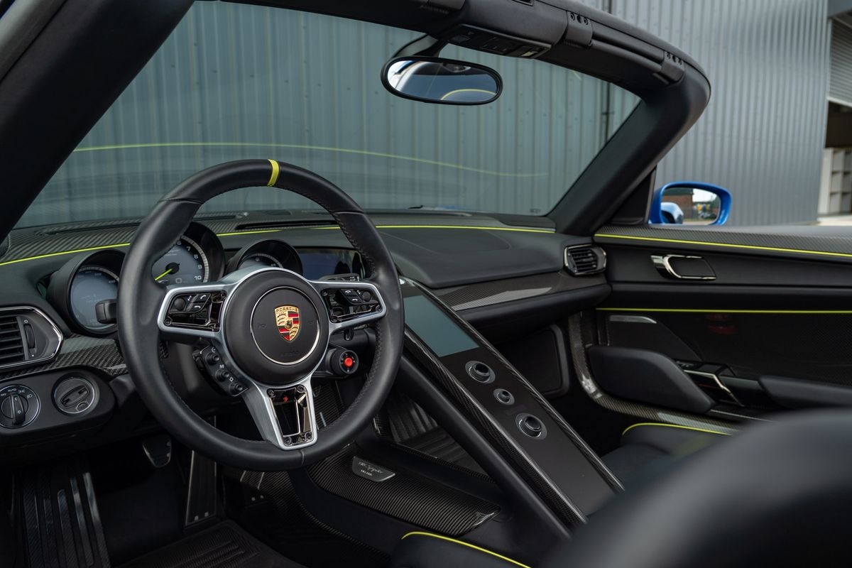 2015 Porsche 918 Spyder