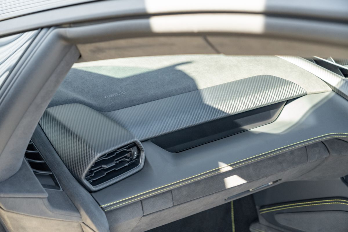 2025 Lamborghini Revuelto