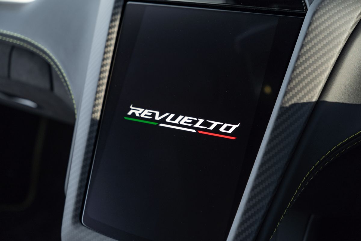 2025 Lamborghini Revuelto