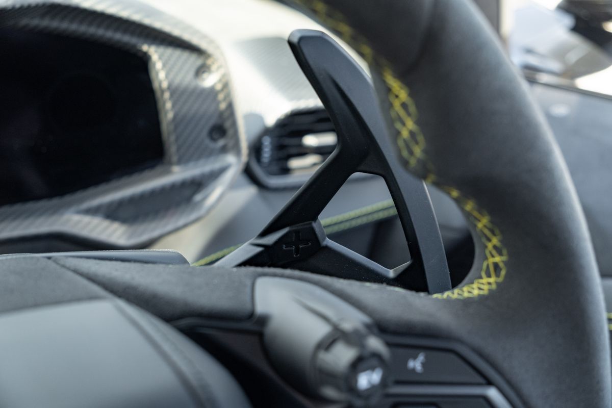 2025 Lamborghini Revuelto