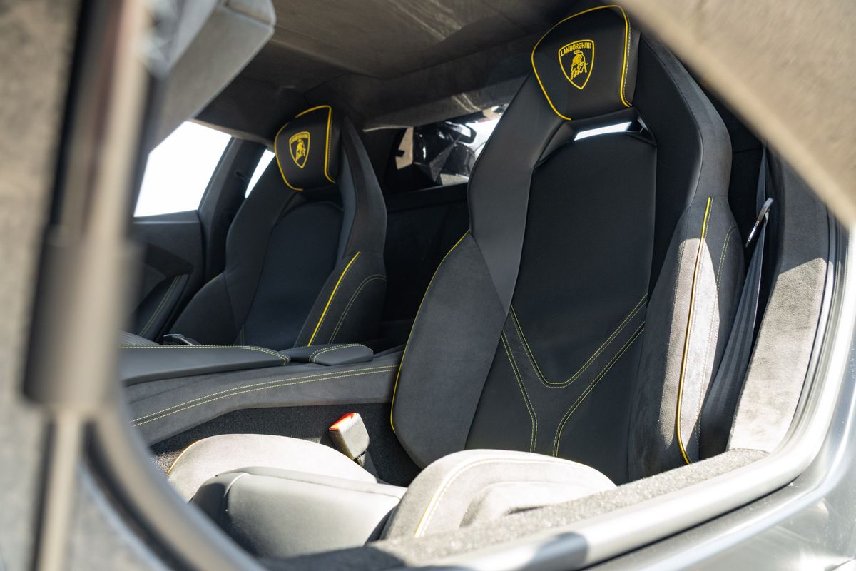 2025 Lamborghini Revuelto