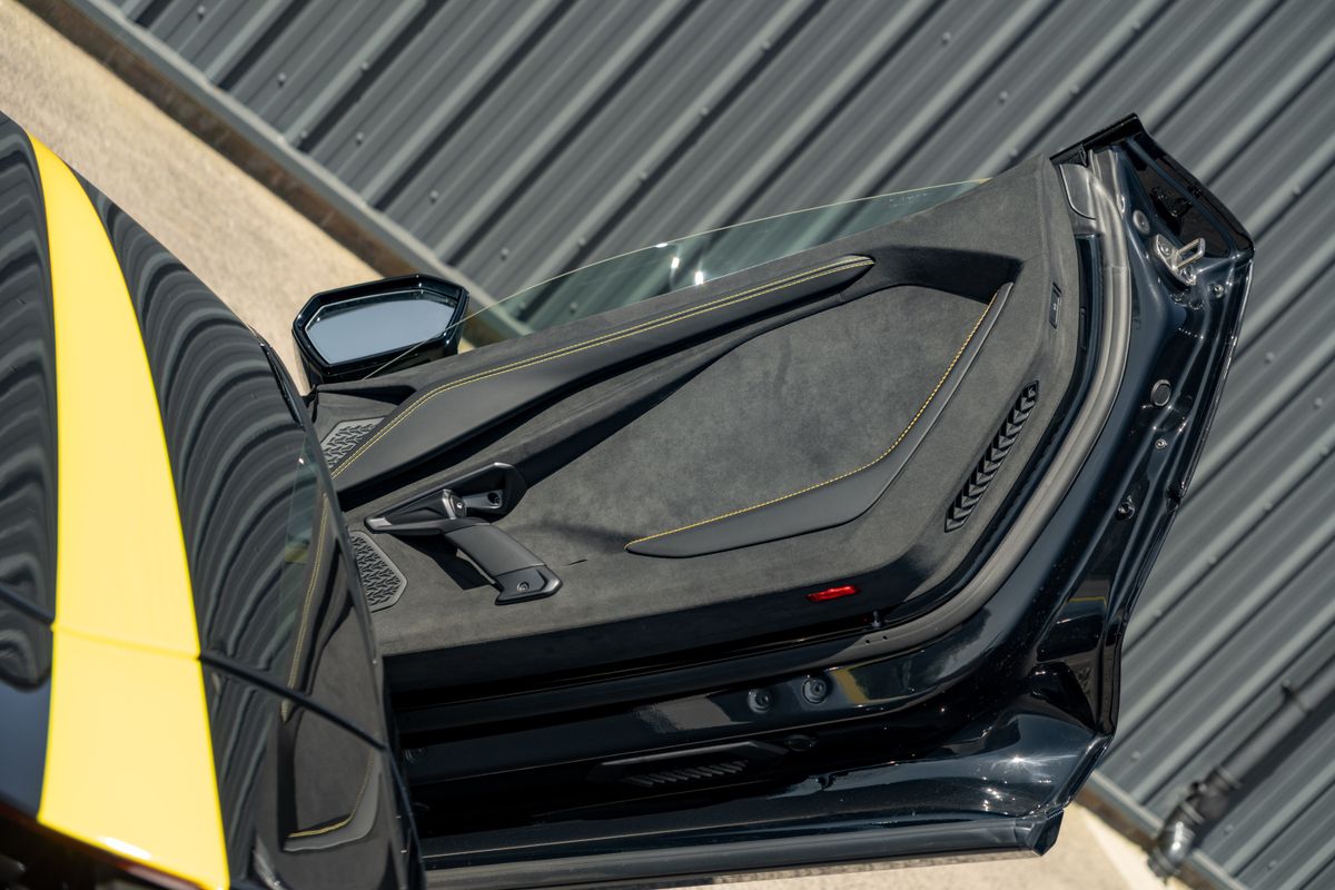 2025 Lamborghini Revuelto