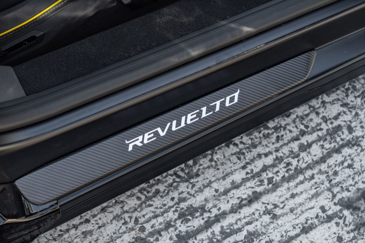 2025 Lamborghini Revuelto