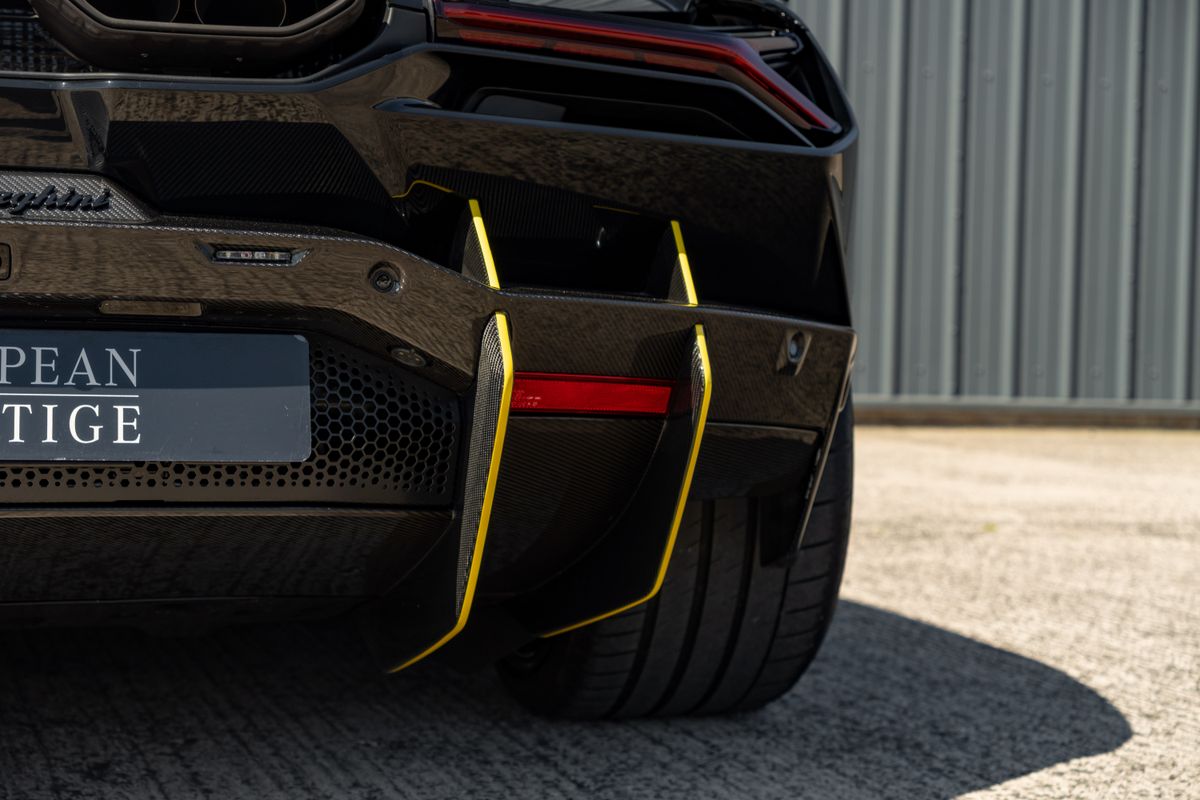 2025 Lamborghini Revuelto