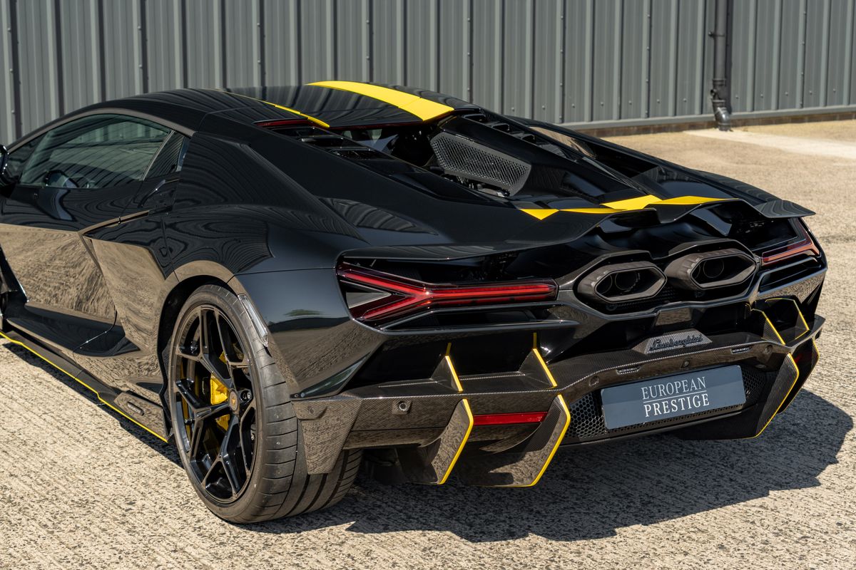 2025 Lamborghini Revuelto