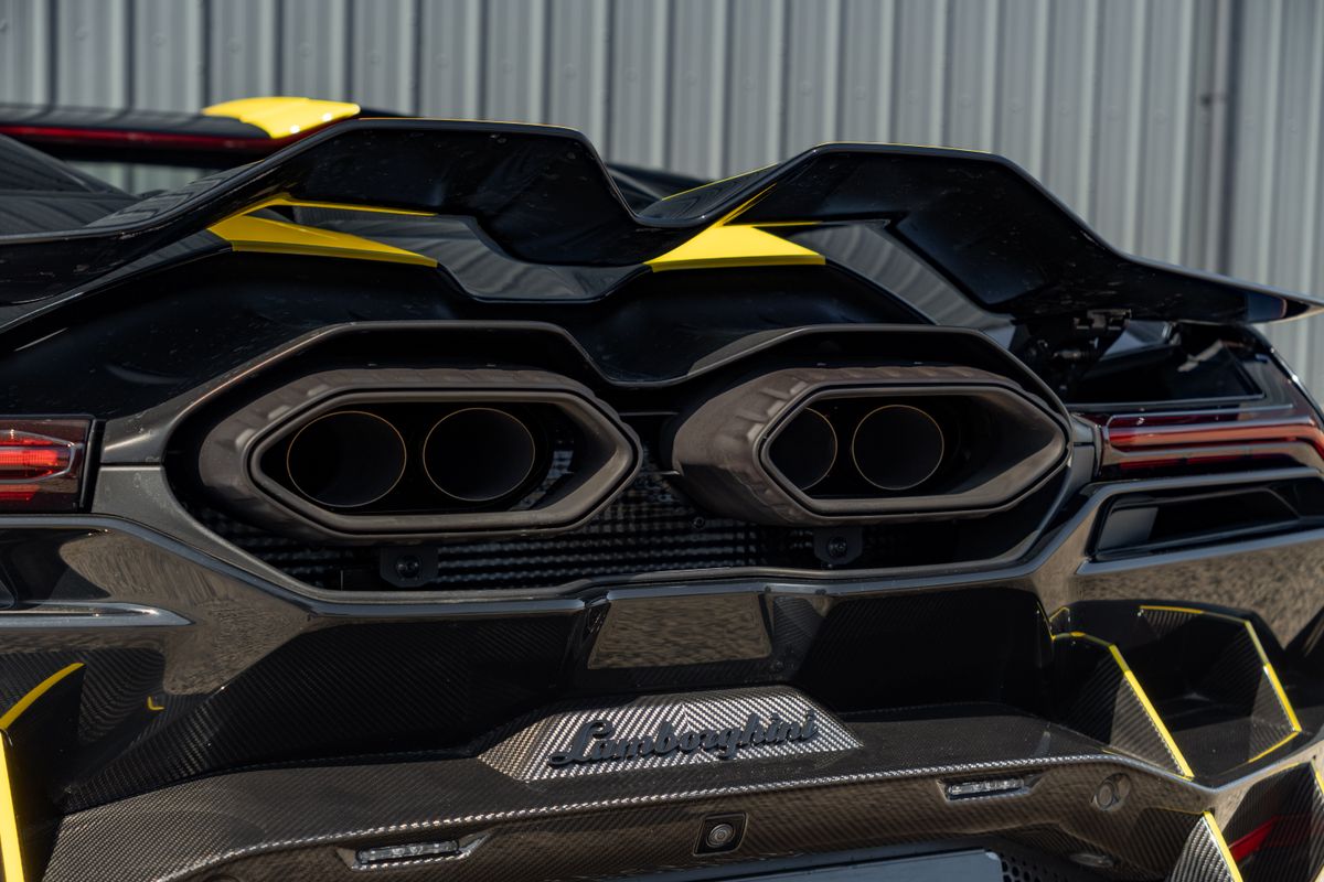 2025 Lamborghini Revuelto