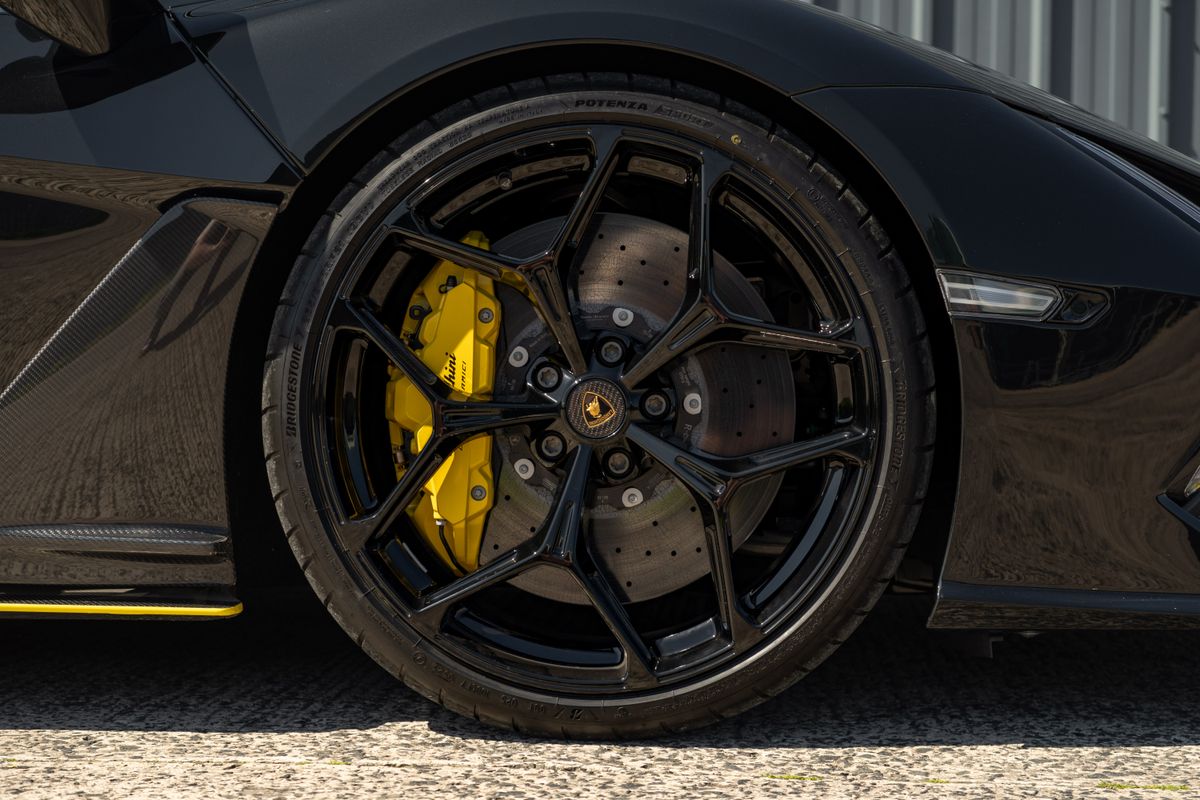 2025 Lamborghini Revuelto