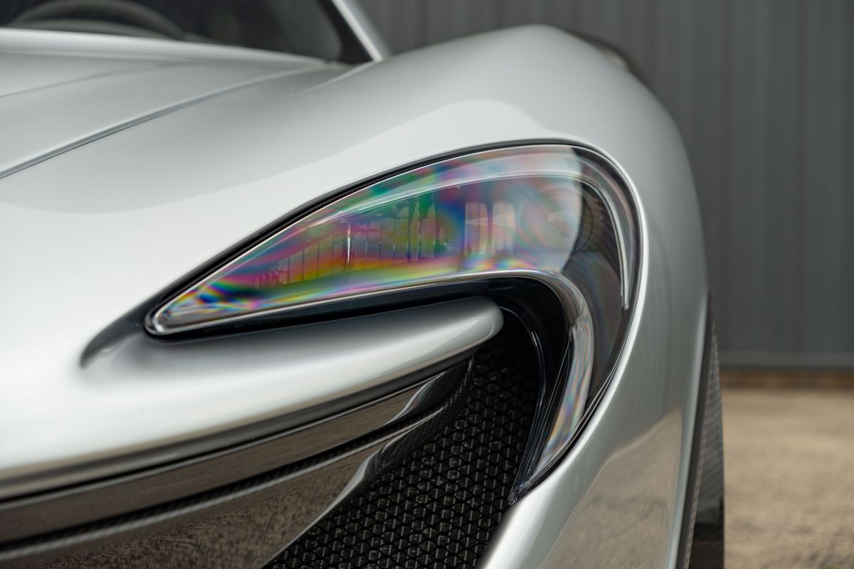 2014 McLaren P1
