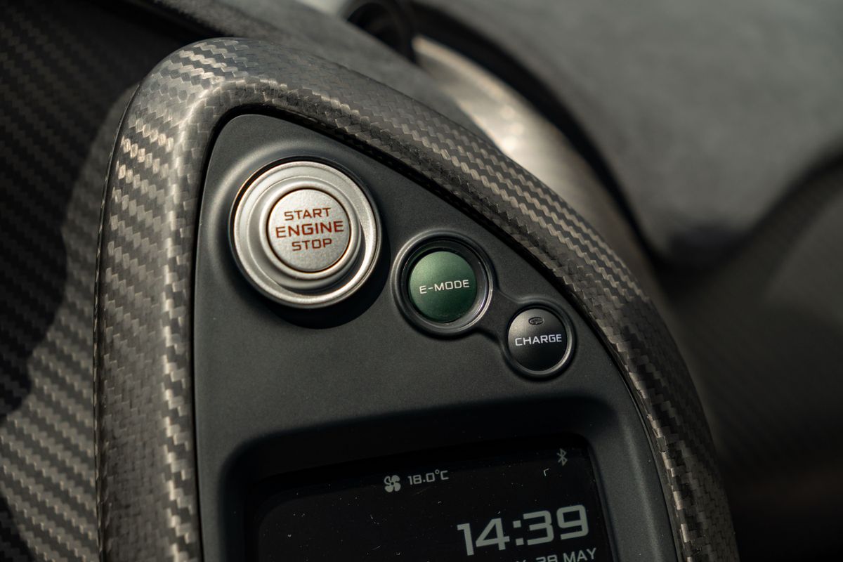 2014 McLaren P1